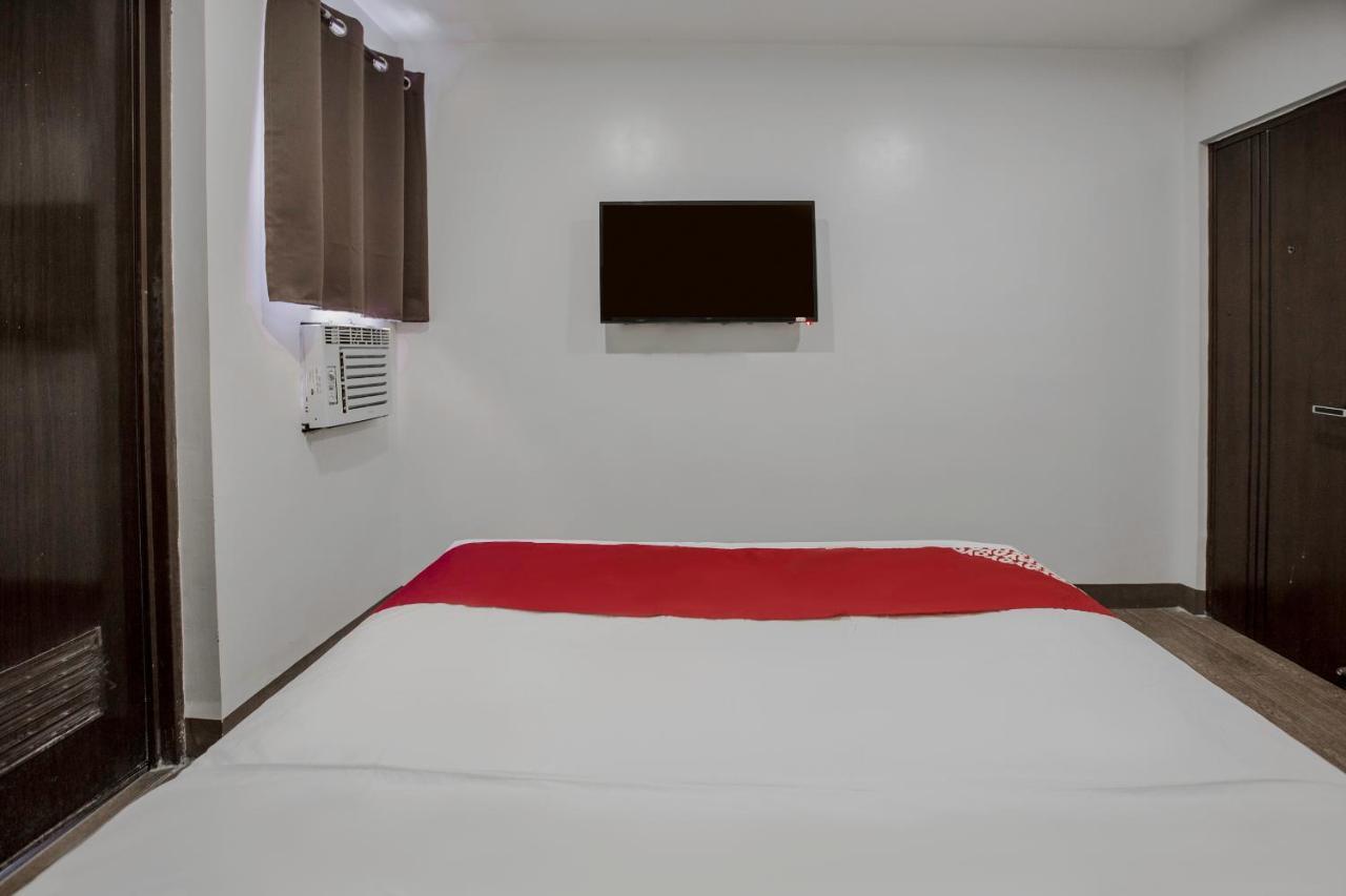 Oyo 637 Fox Hotel Quezon City Exterior photo