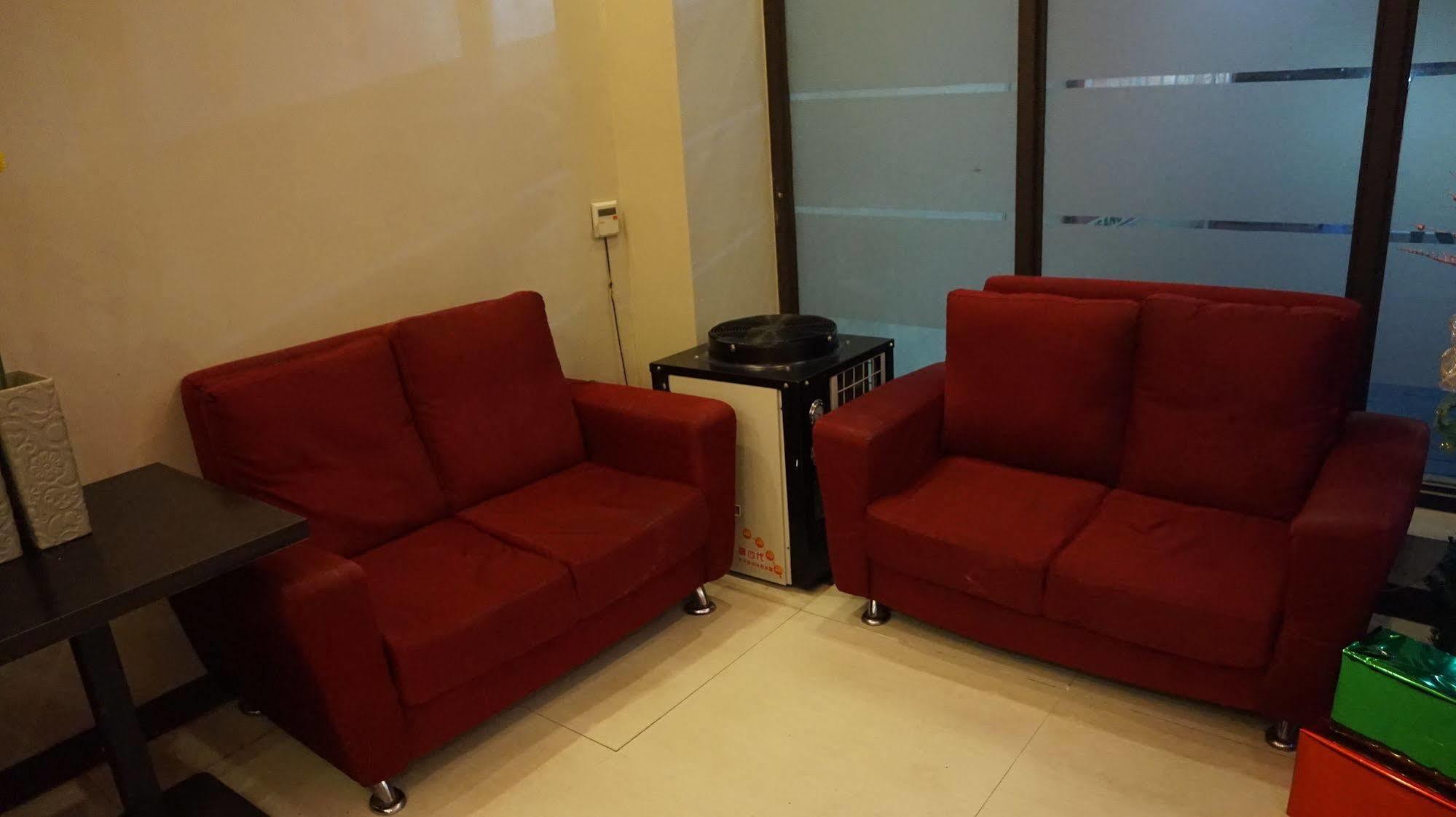 Oyo 637 Fox Hotel Quezon City Exterior photo